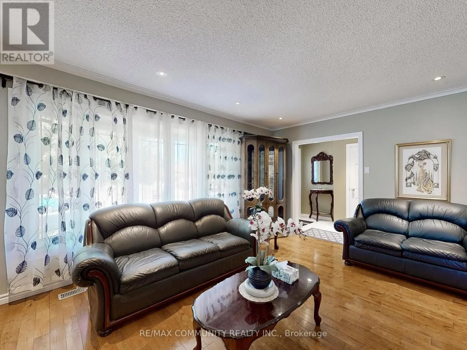 119 ROCHMAN BOULEVARD