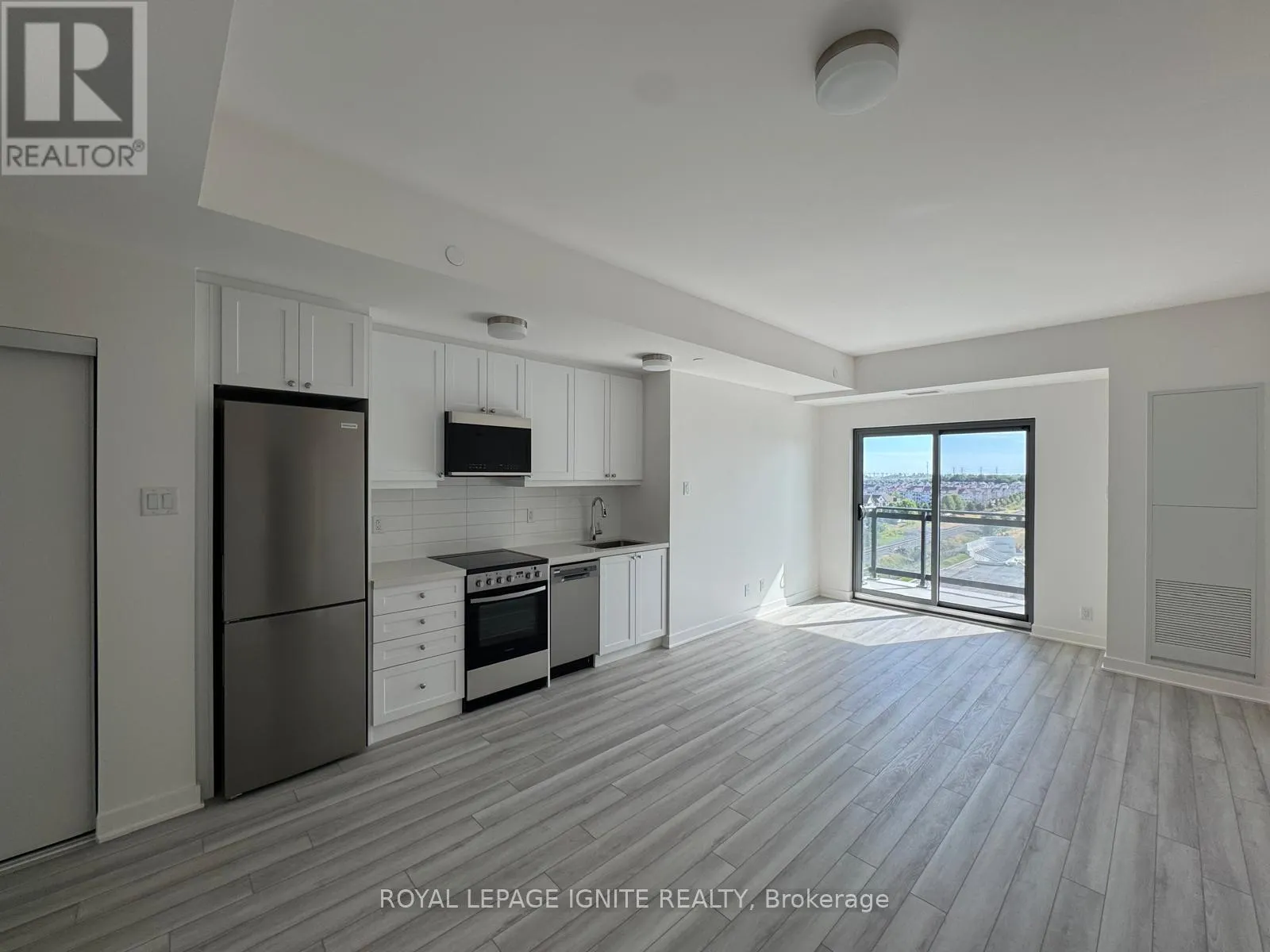801 - 55 CLARINGTON BOULEVARD