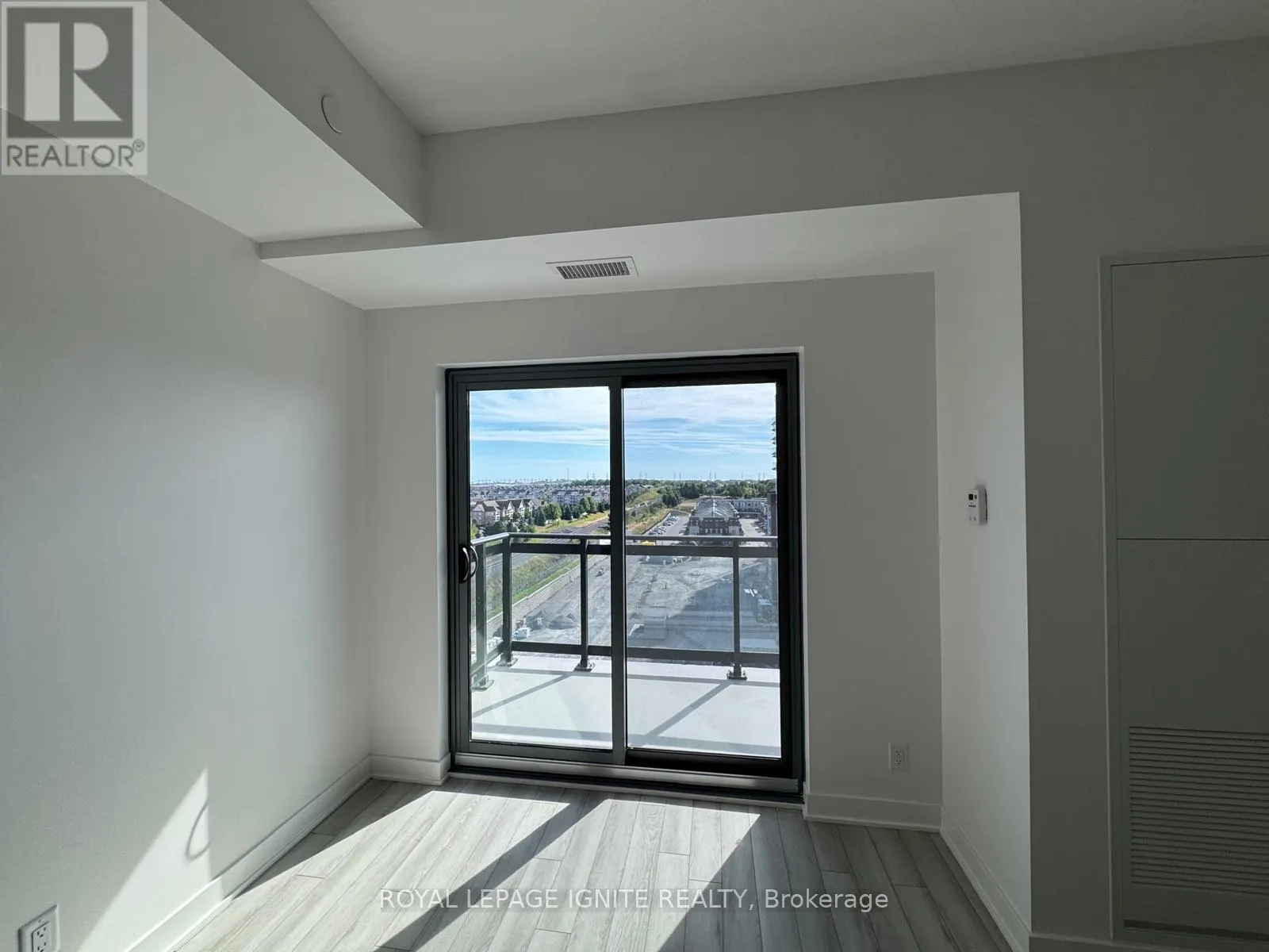 801 - 55 CLARINGTON BOULEVARD