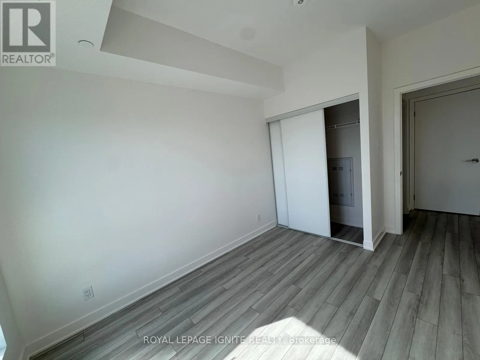 801 - 55 CLARINGTON BOULEVARD