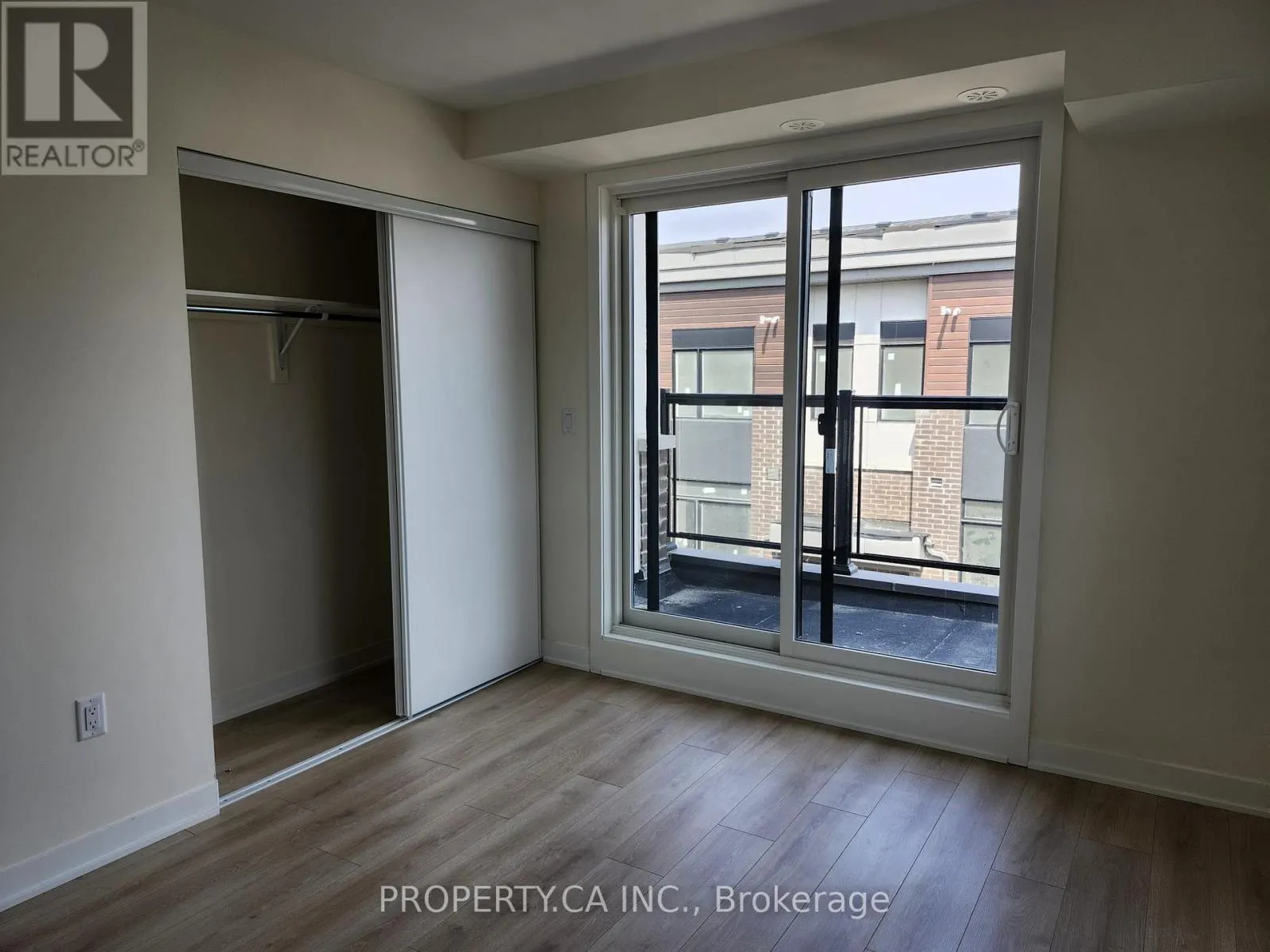 1302 - 1695 DERSAN STREET
