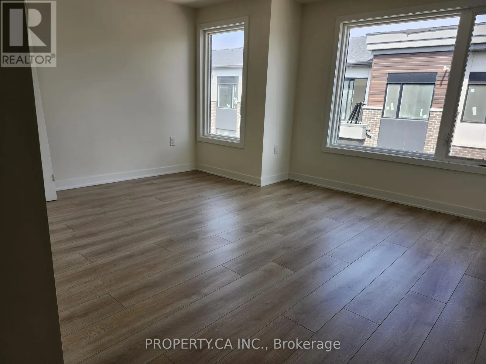 1302 - 1695 DERSAN STREET
