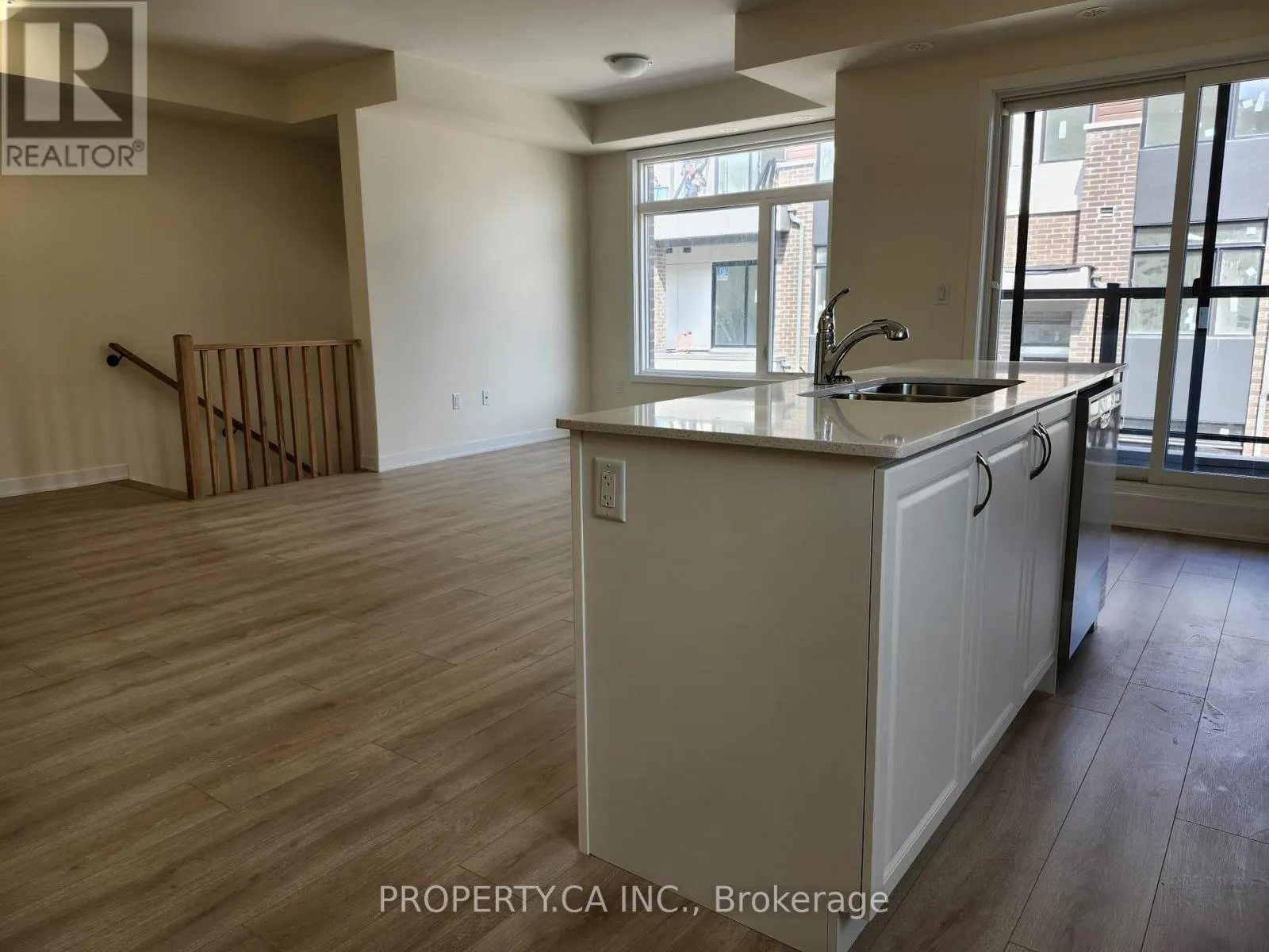 1302 - 1695 DERSAN STREET