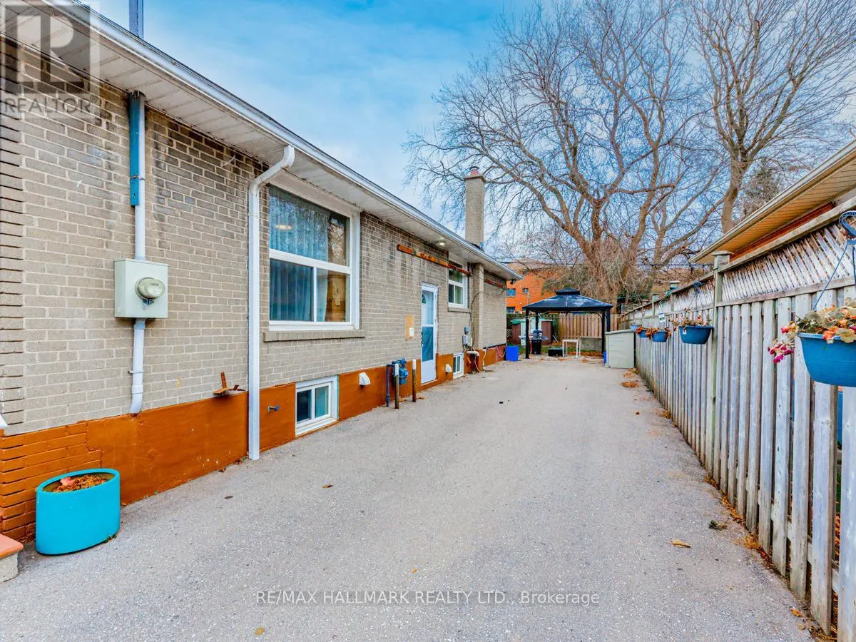LOWER - 129 LUPIN DRIVE