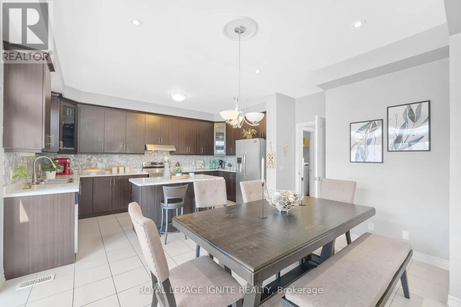 210 BLACKWELL CRESCENT