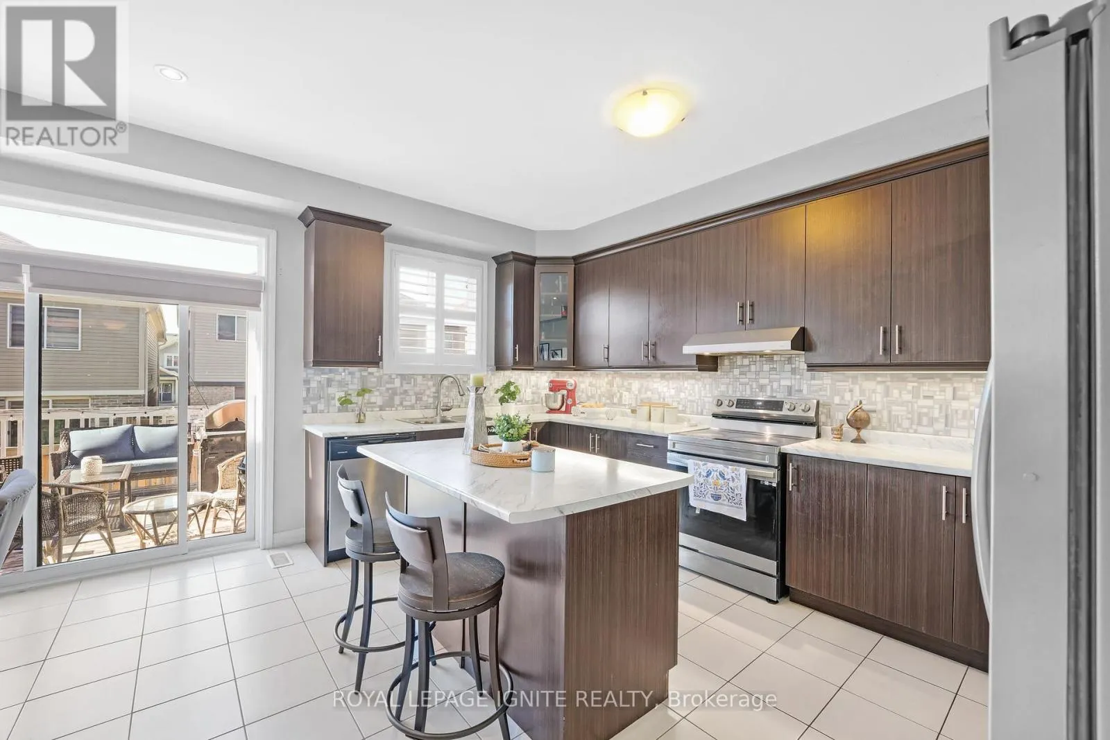 210 BLACKWELL CRESCENT