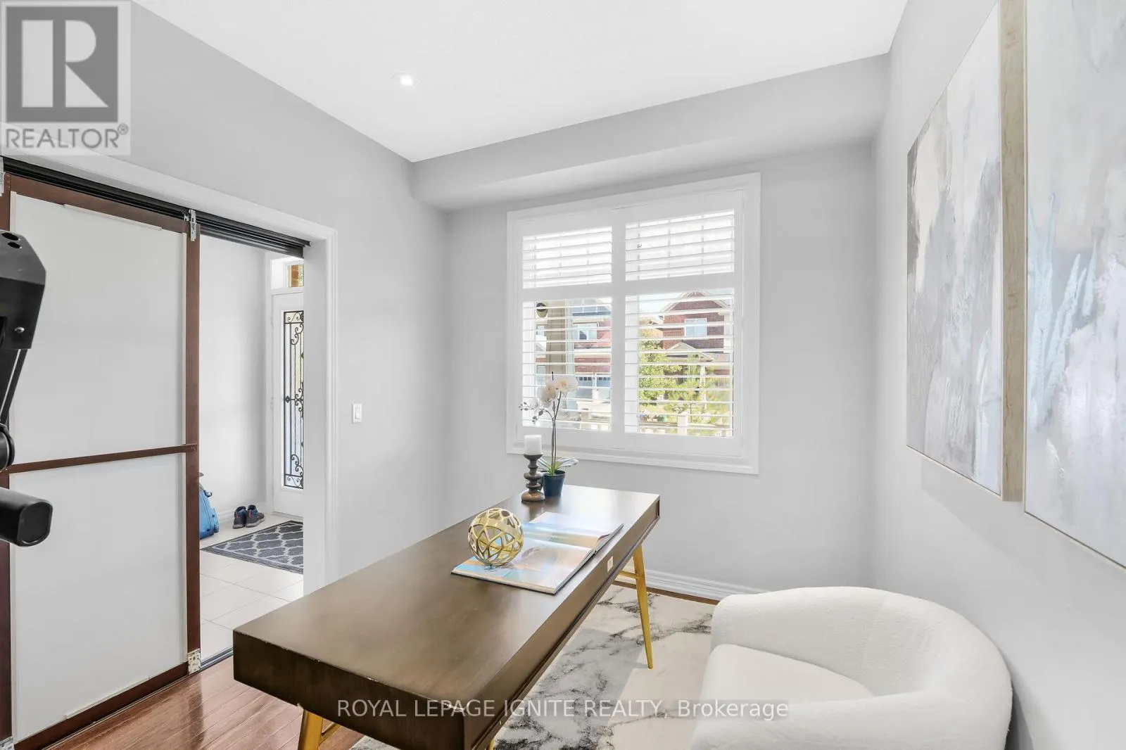 210 BLACKWELL CRESCENT