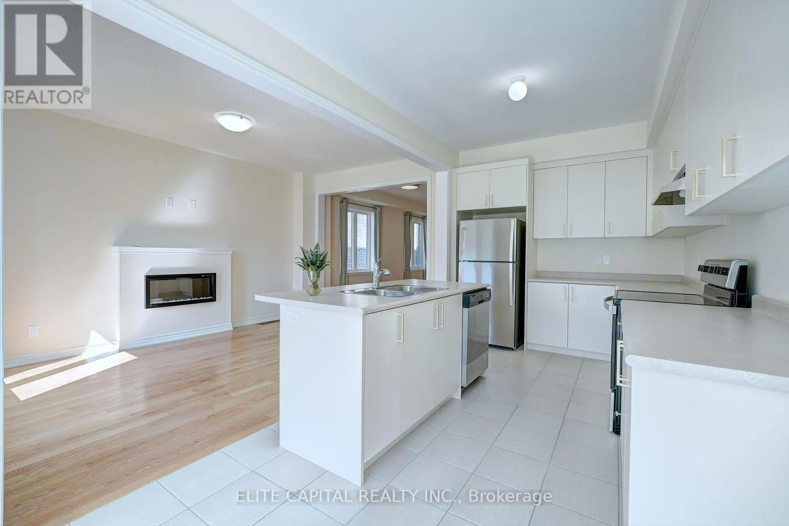 35 CLOSSON DRIVE