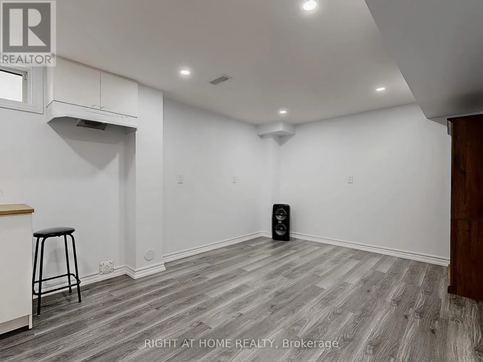 1700 SPENCELY DRIVE