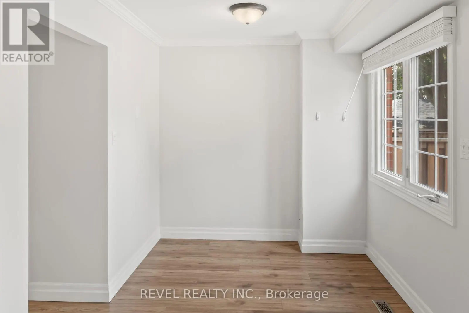 56 - 10 BASSETT BOULEVARD, #56