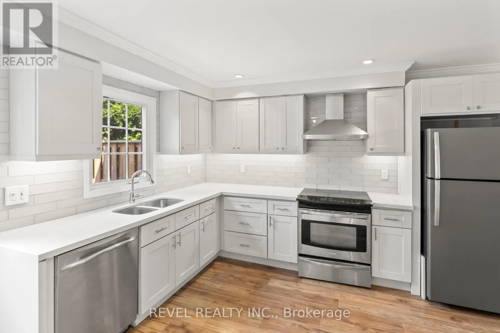 56 - 10 BASSETT BOULEVARD, #56