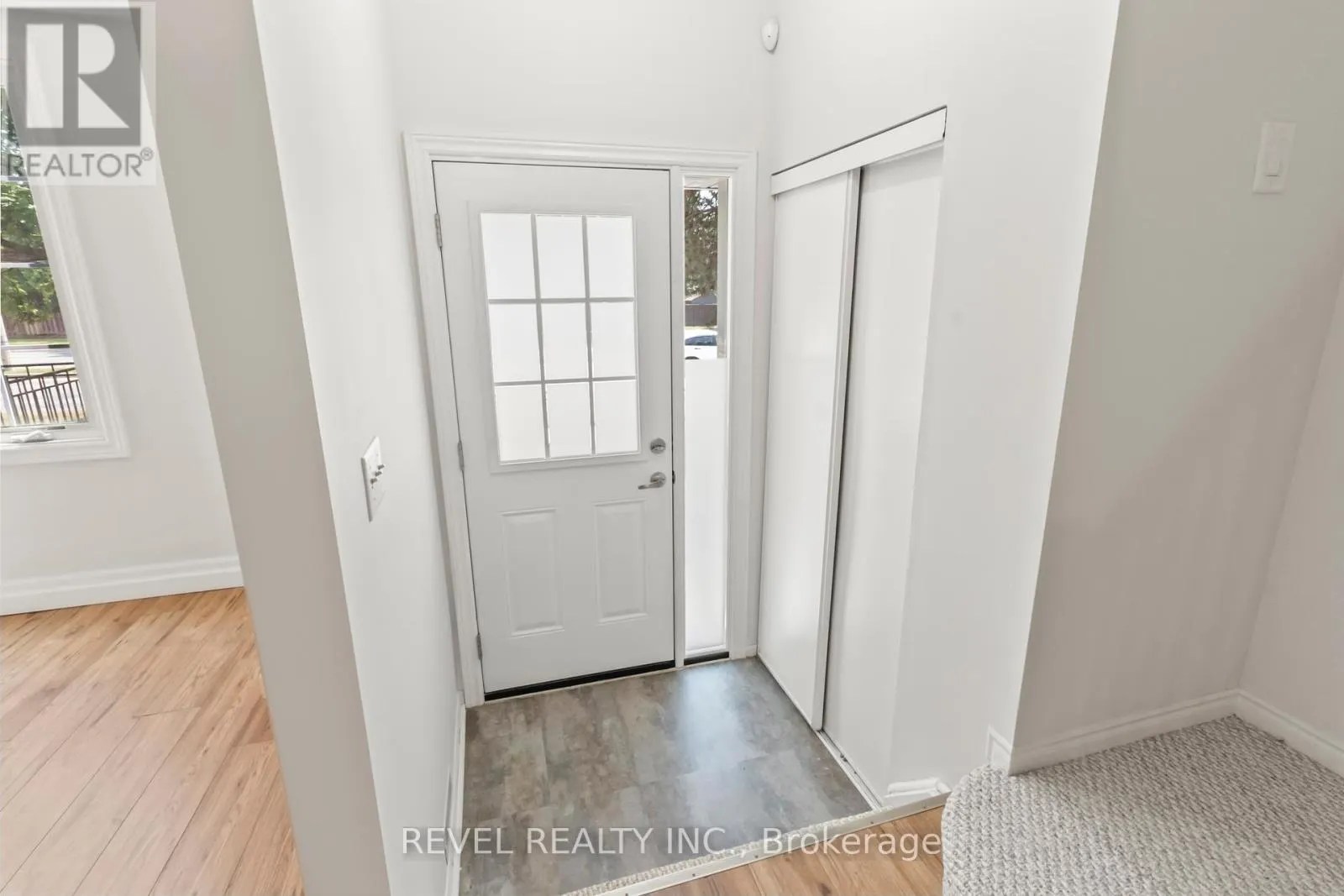 56 - 10 BASSETT BOULEVARD, #56