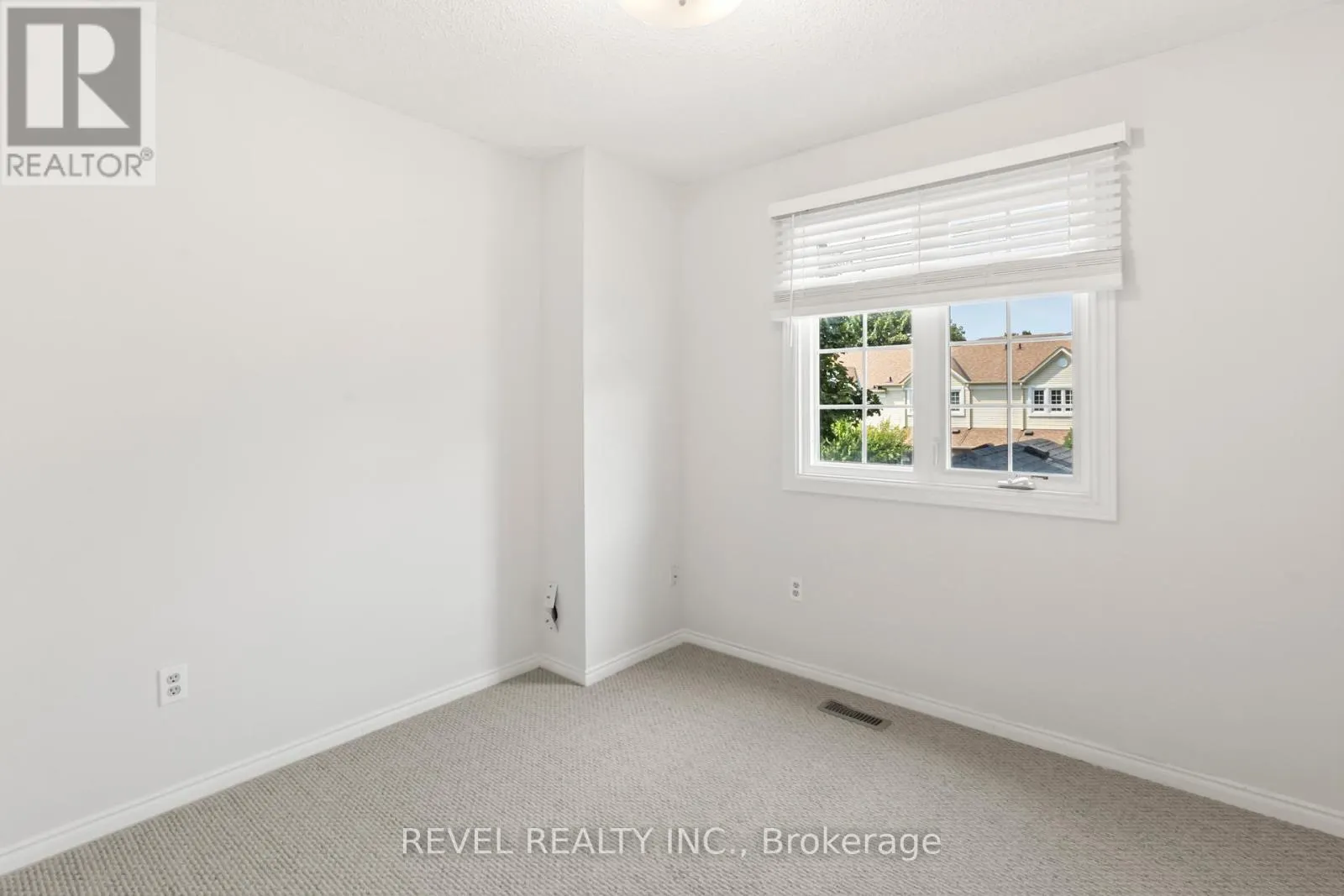 56 - 10 BASSETT BOULEVARD, #56