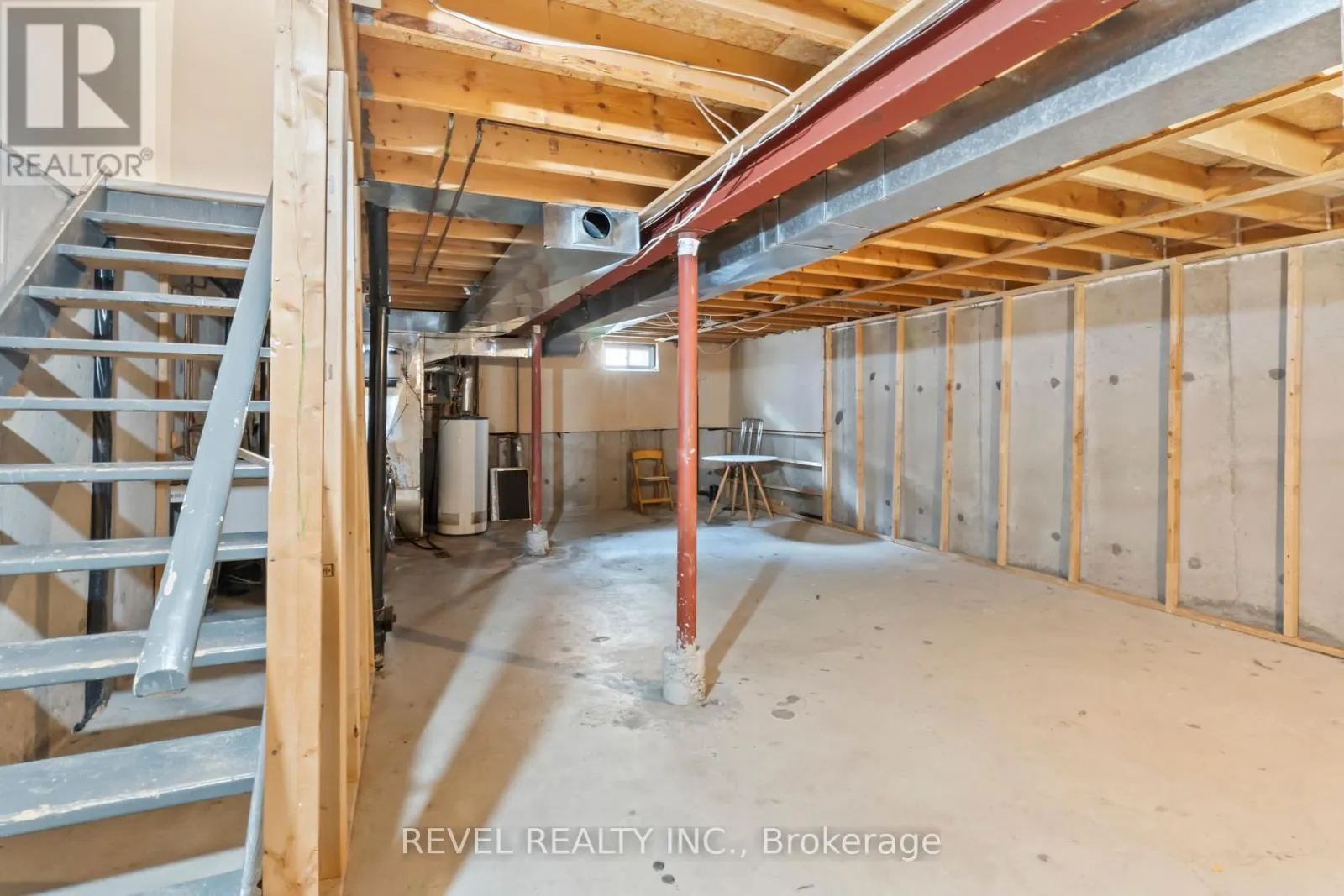 56 - 10 BASSETT BOULEVARD, #56