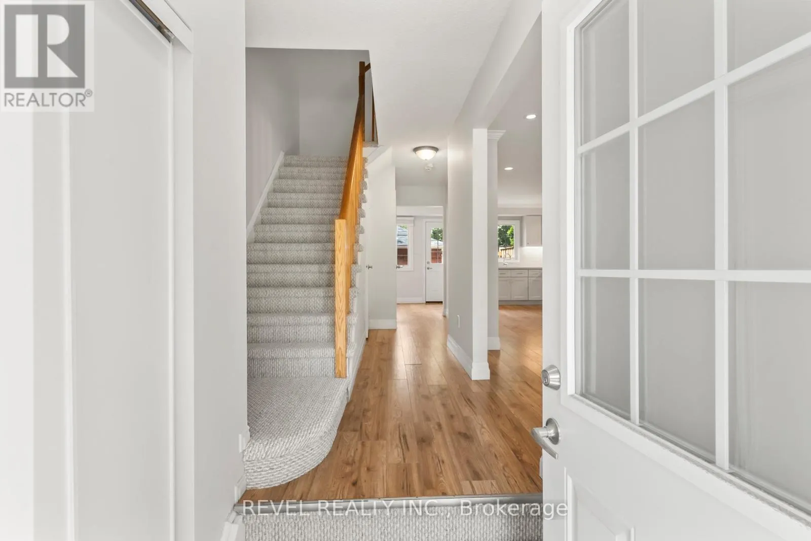 56 - 10 BASSETT BOULEVARD, #56