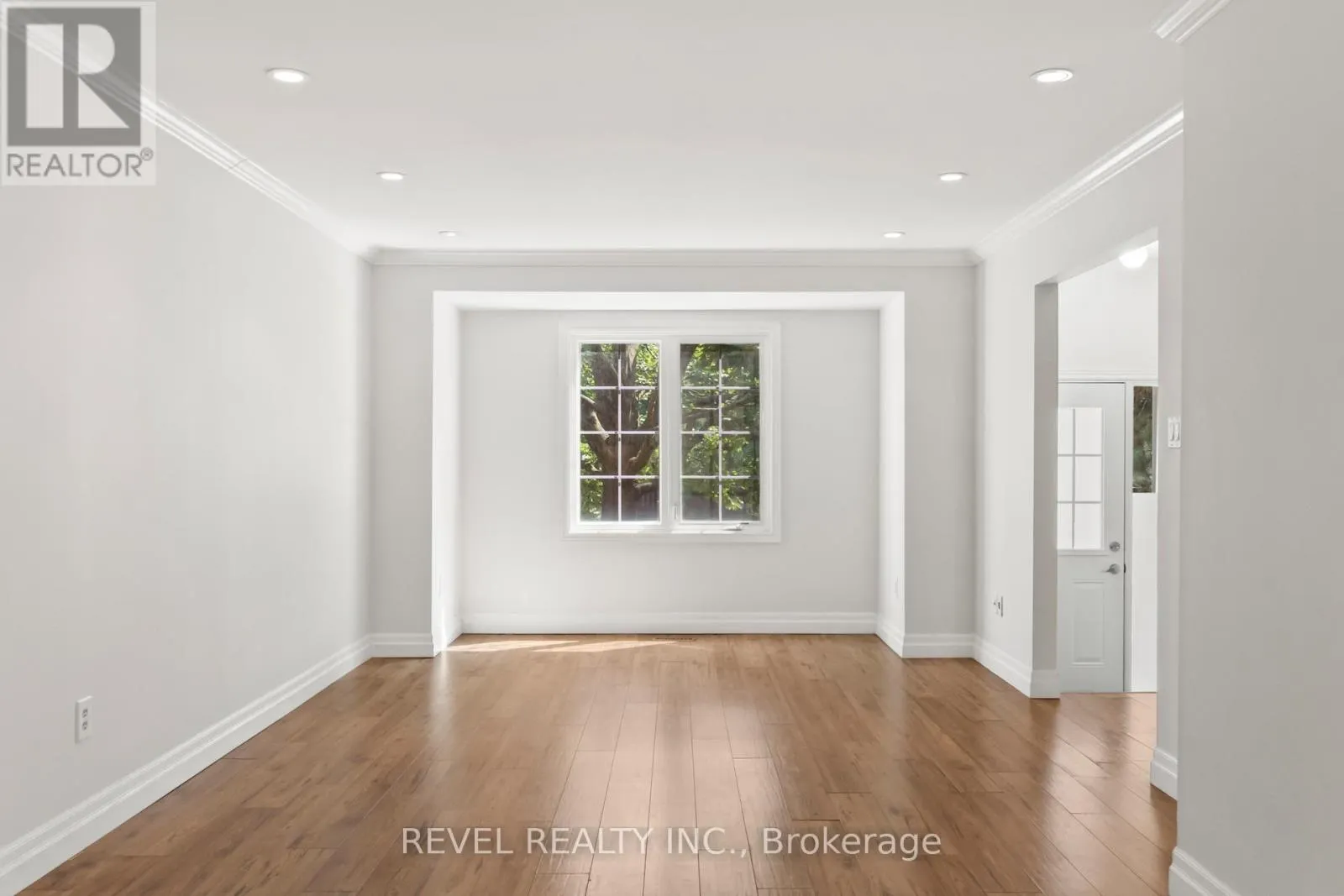 56 - 10 BASSETT BOULEVARD, #56