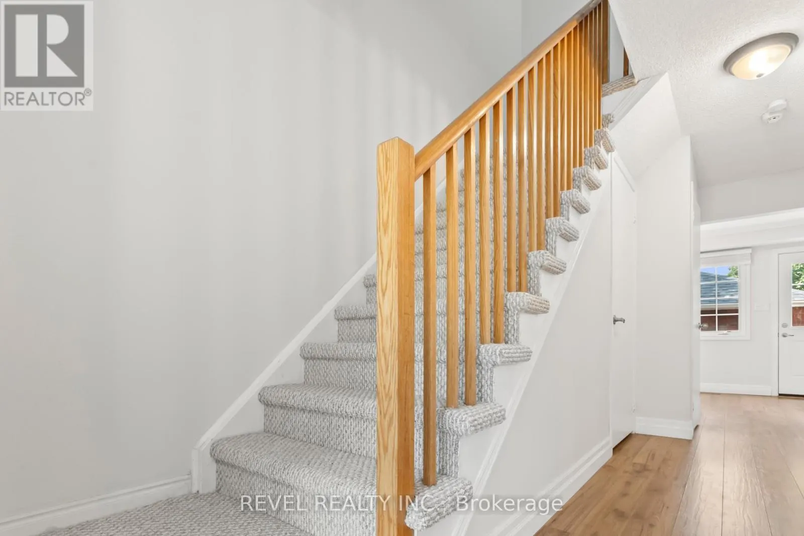 56 - 10 BASSETT BOULEVARD, #56