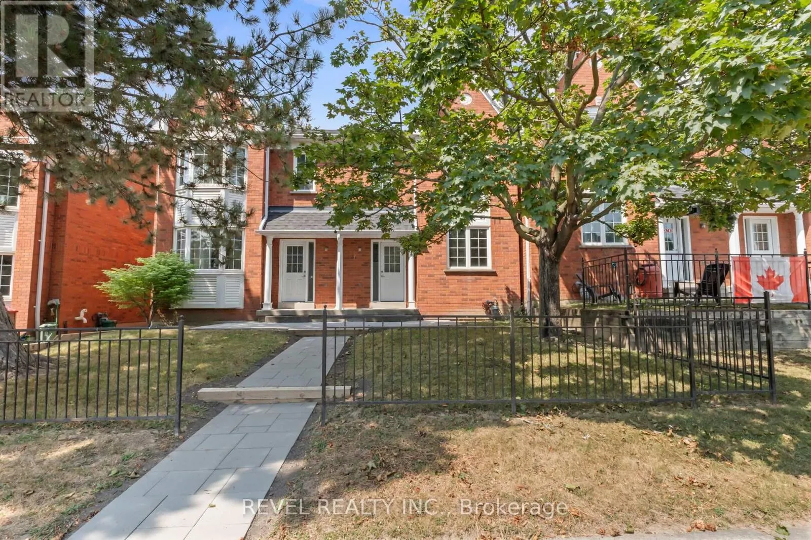 56 - 10 BASSETT BOULEVARD, #56