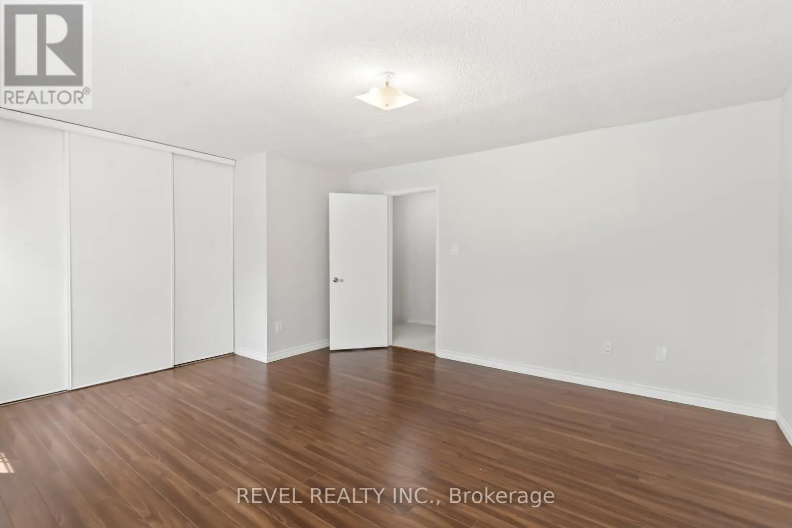 56 - 10 BASSETT BOULEVARD, #56