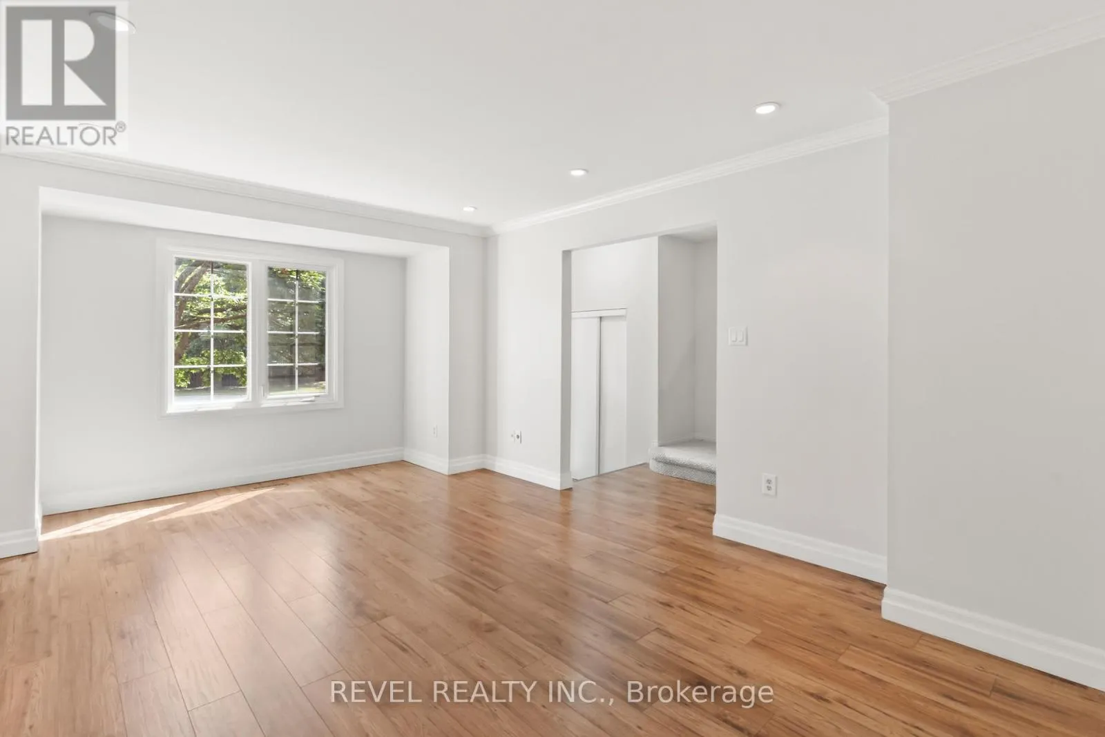 56 - 10 BASSETT BOULEVARD, #56