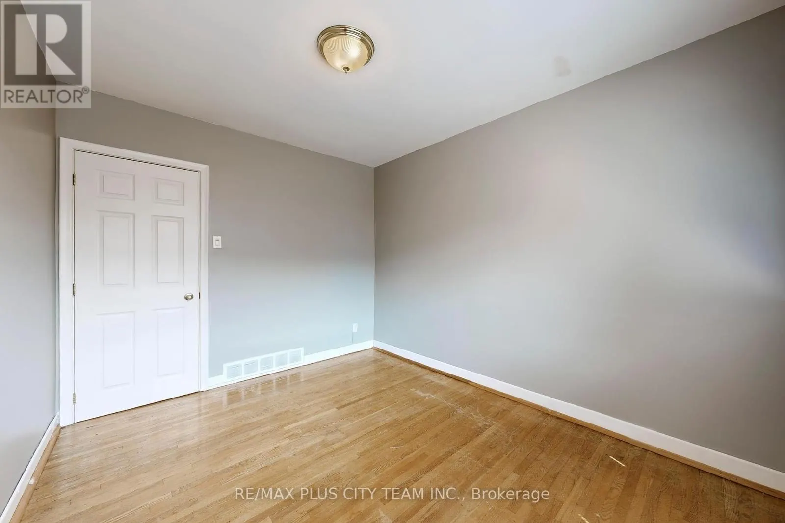 3 PENETANG CRESCENT