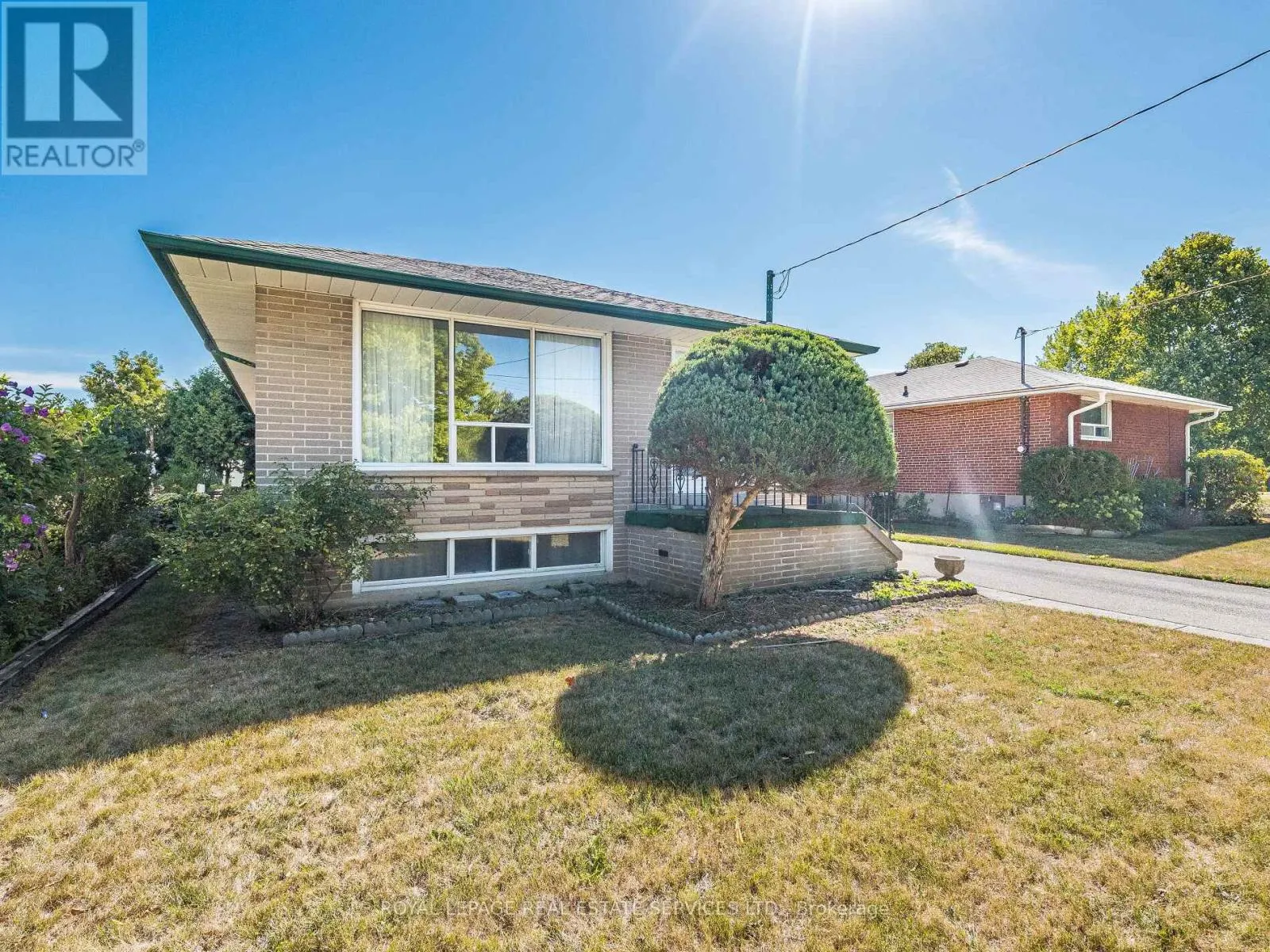 15 HUGHEY CRESCENT
