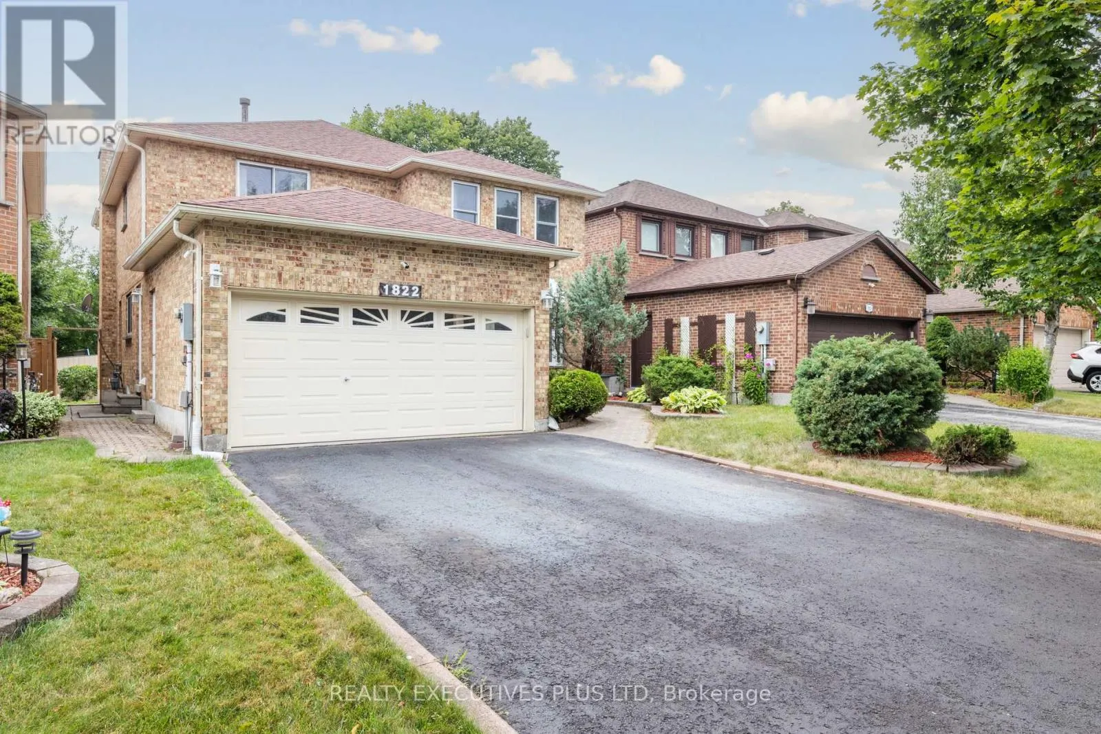 1822 FORESTVIEW DRIVE