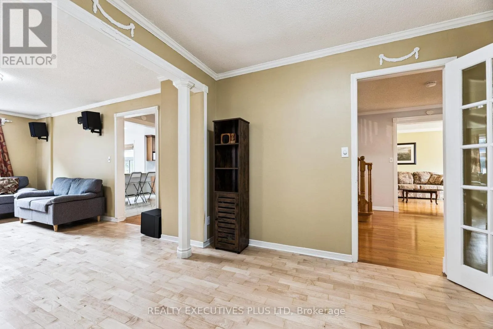 1822 FORESTVIEW DRIVE