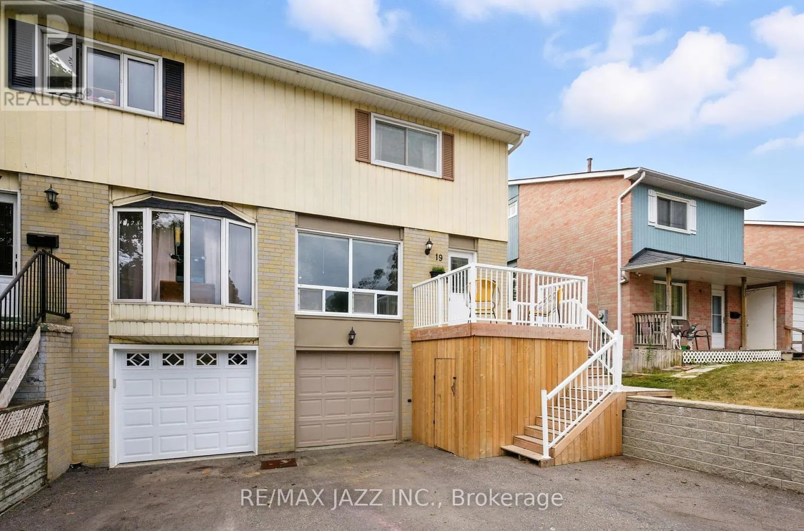 19 DOREEN CRESCENT