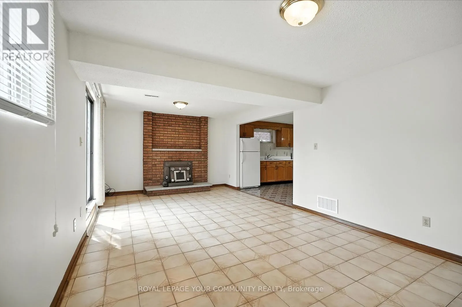 72 FRED BLAND CRESCENT