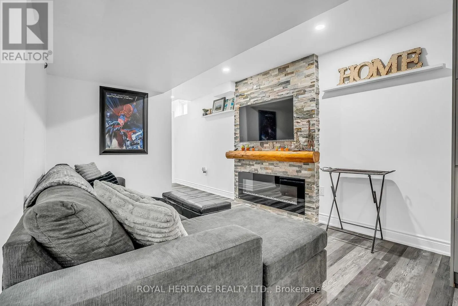 846 HANMORE COURT