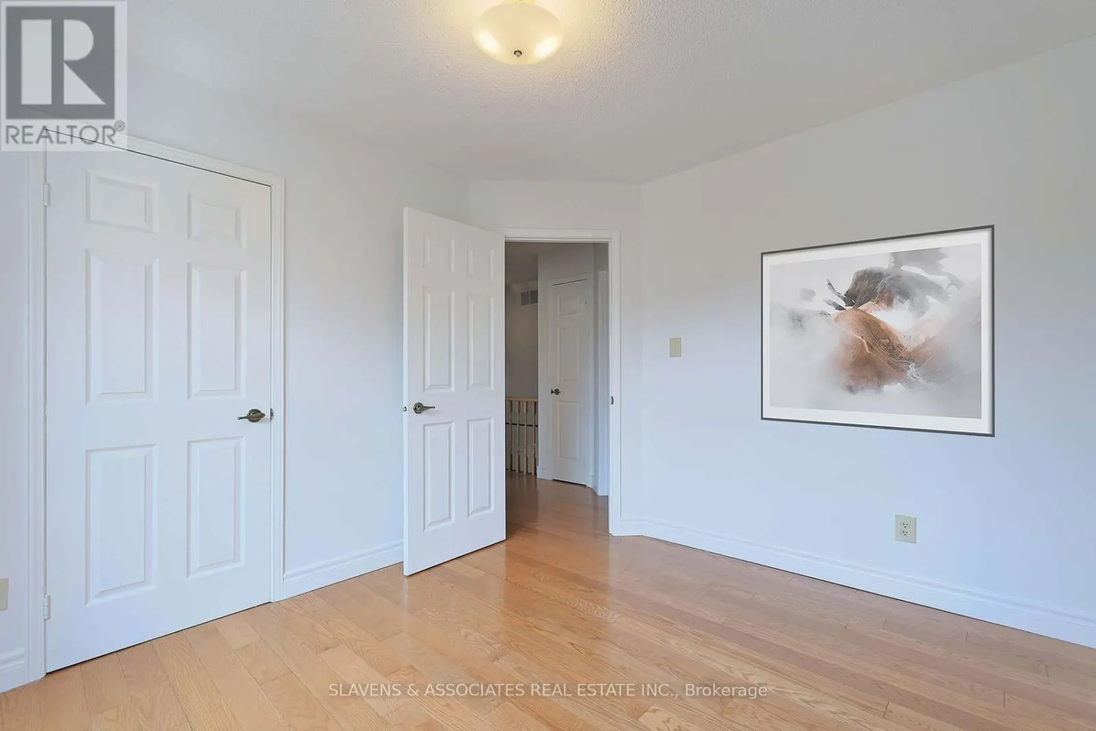 66 INNISCROSS CRESCENT
