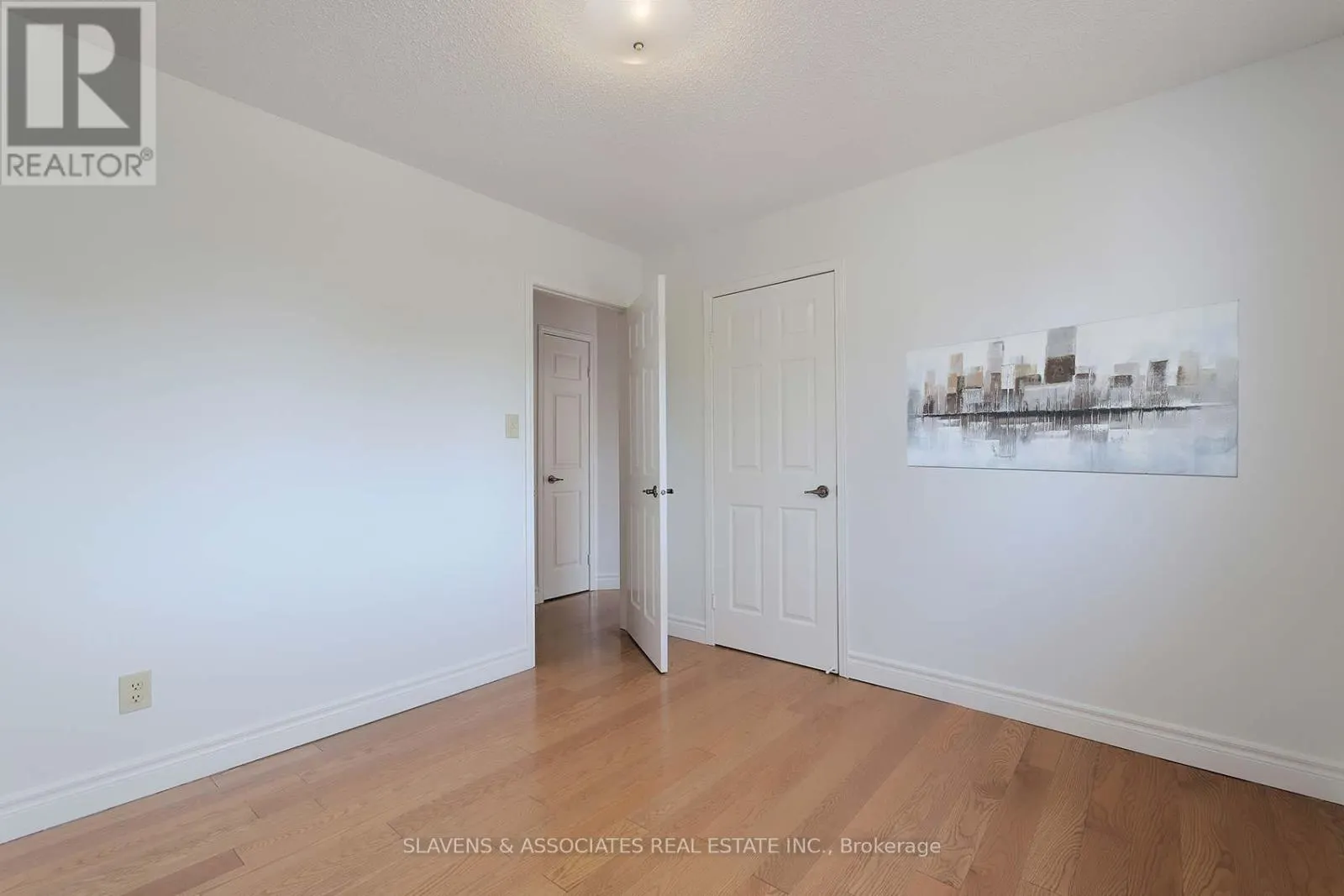 66 INNISCROSS CRESCENT