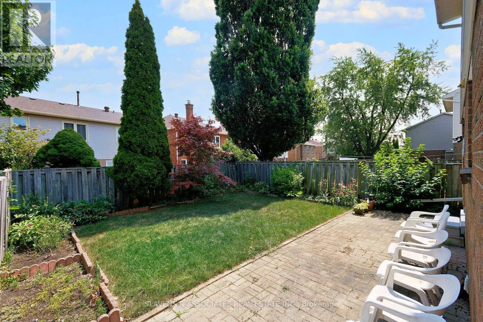 66 INNISCROSS CRESCENT