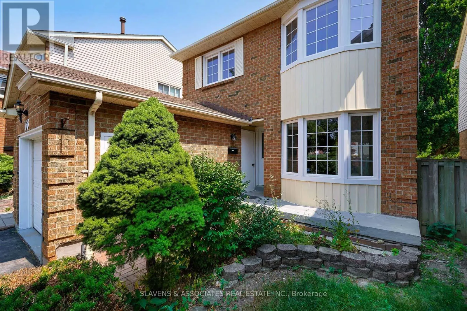66 INNISCROSS CRESCENT