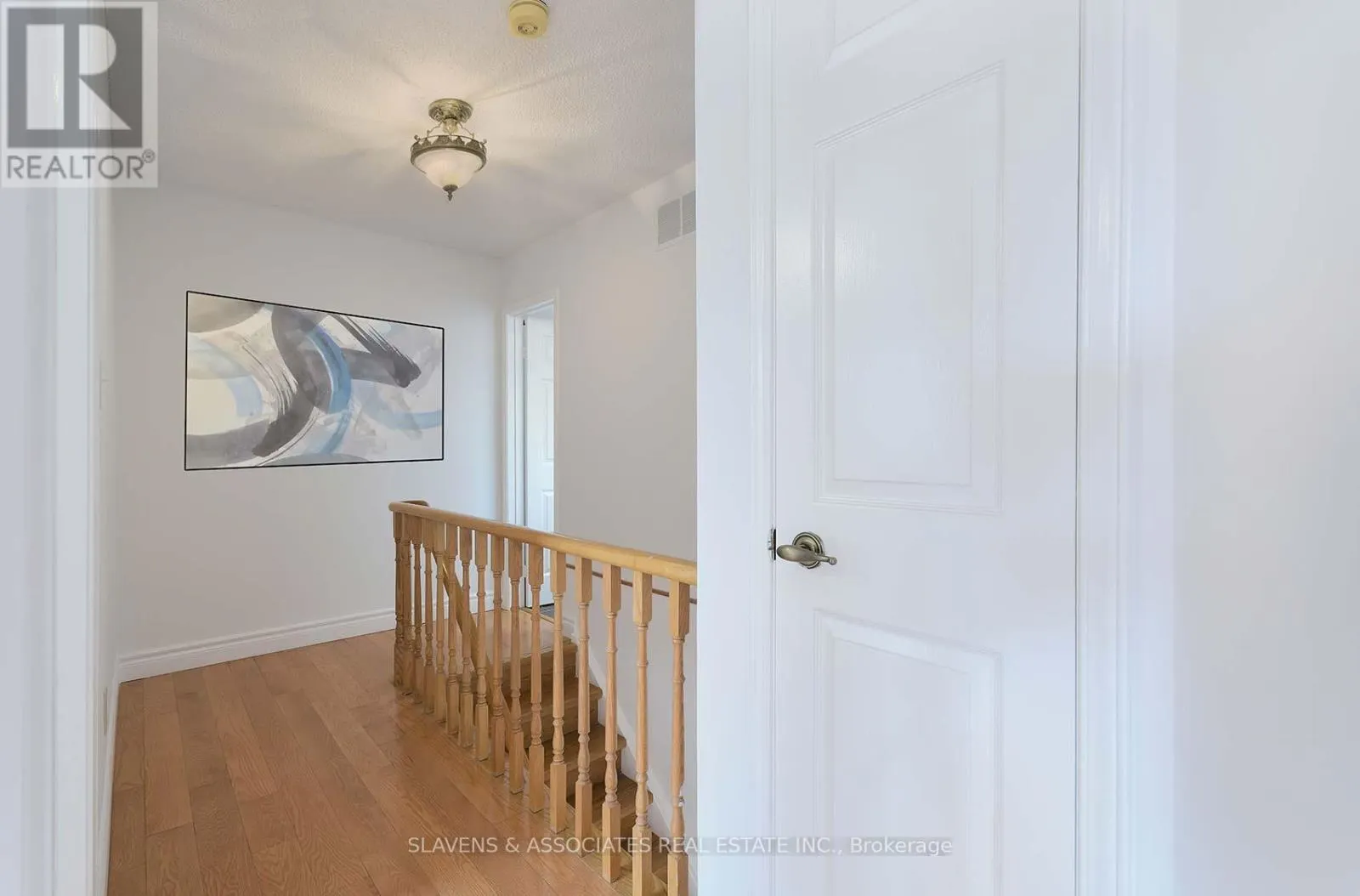 66 INNISCROSS CRESCENT