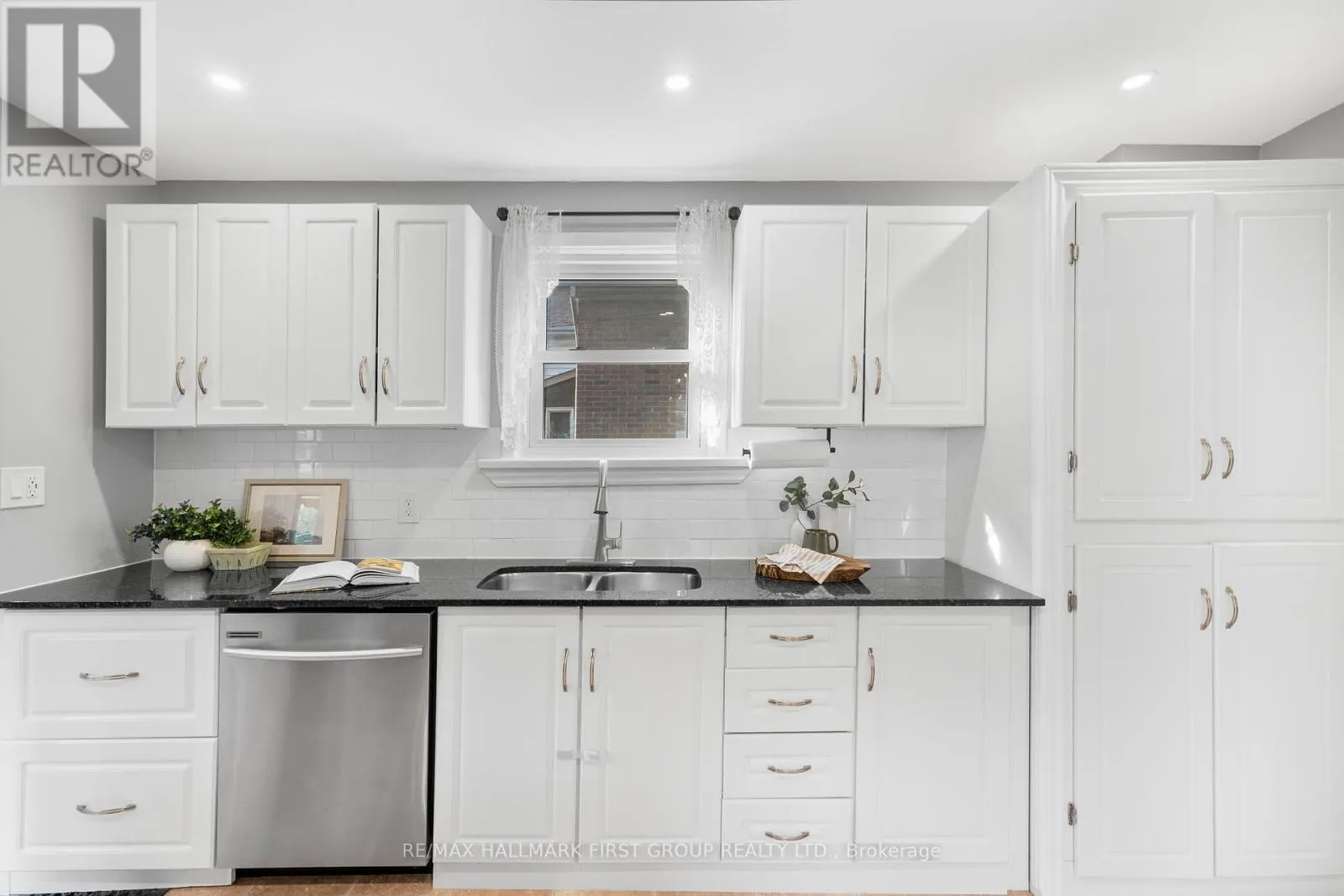 104 GLADSTONE AVENUE