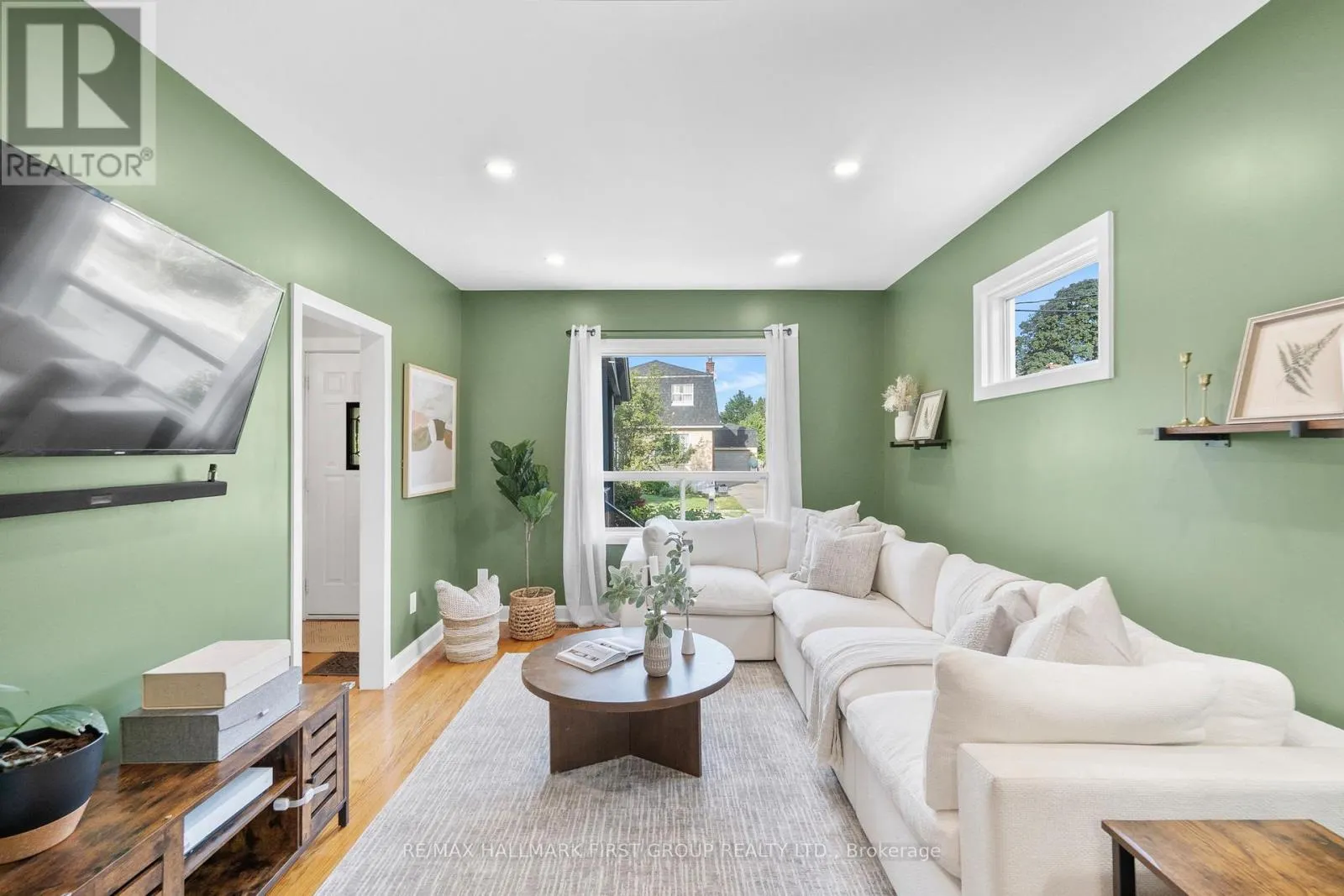 104 GLADSTONE AVENUE