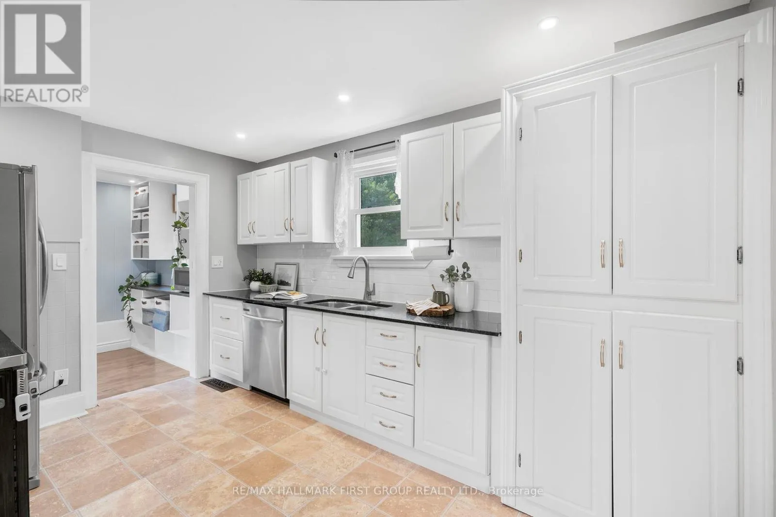 104 GLADSTONE AVENUE