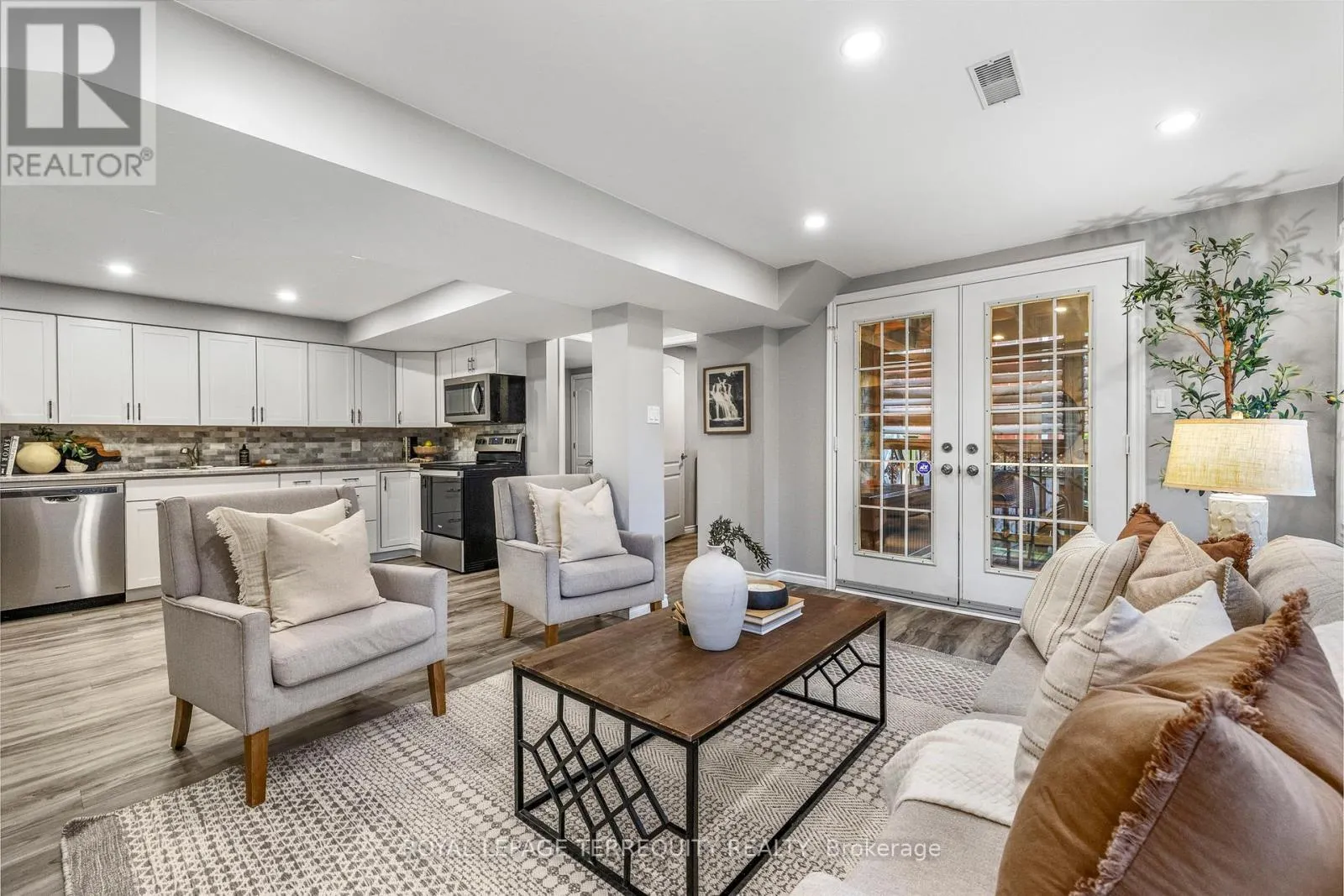 55 SPLENDOR DRIVE
