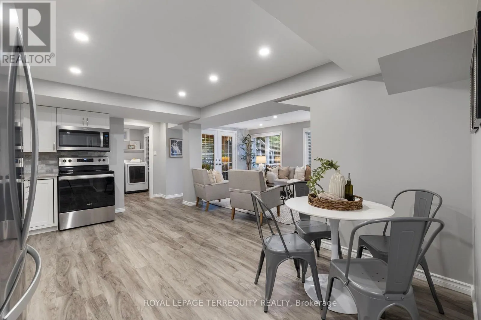55 SPLENDOR DRIVE
