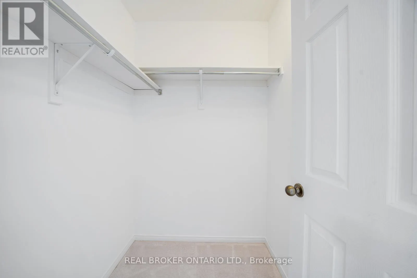 505 ROSSLAND ROAD E