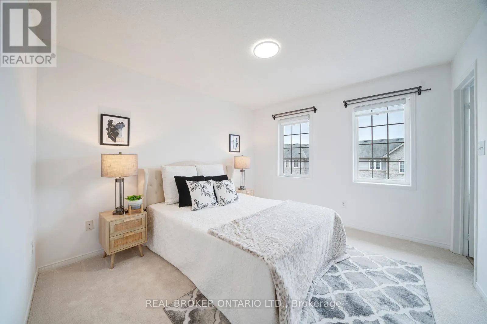 505 ROSSLAND ROAD E