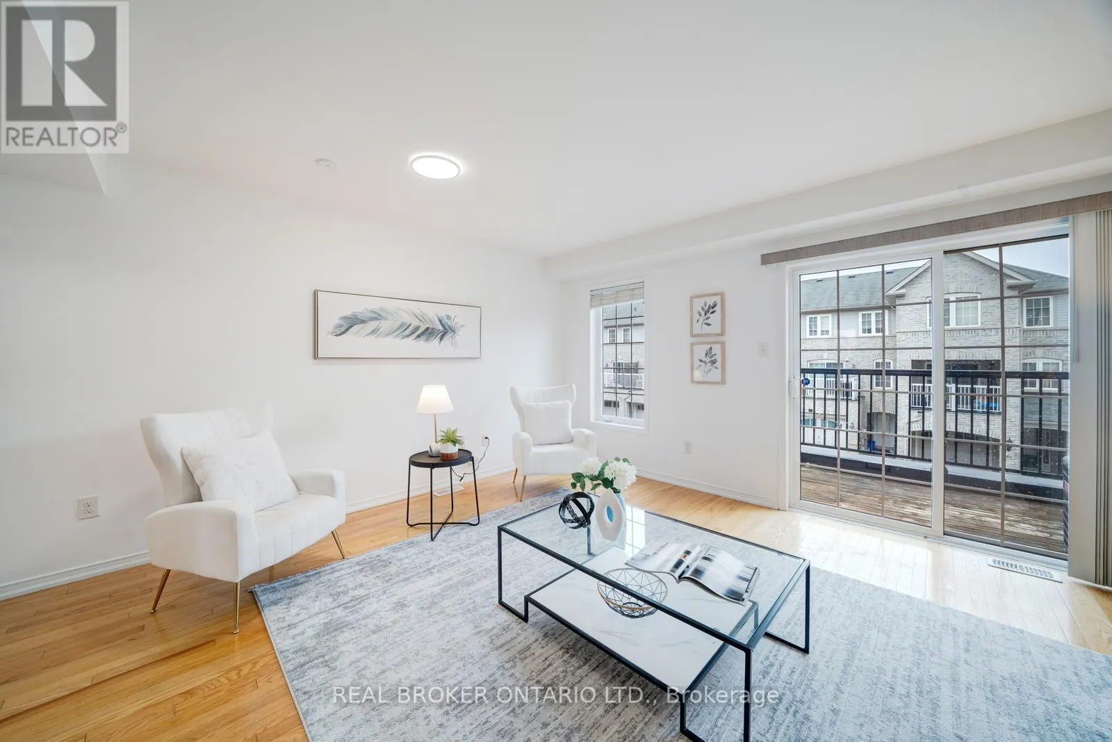 505 ROSSLAND ROAD E