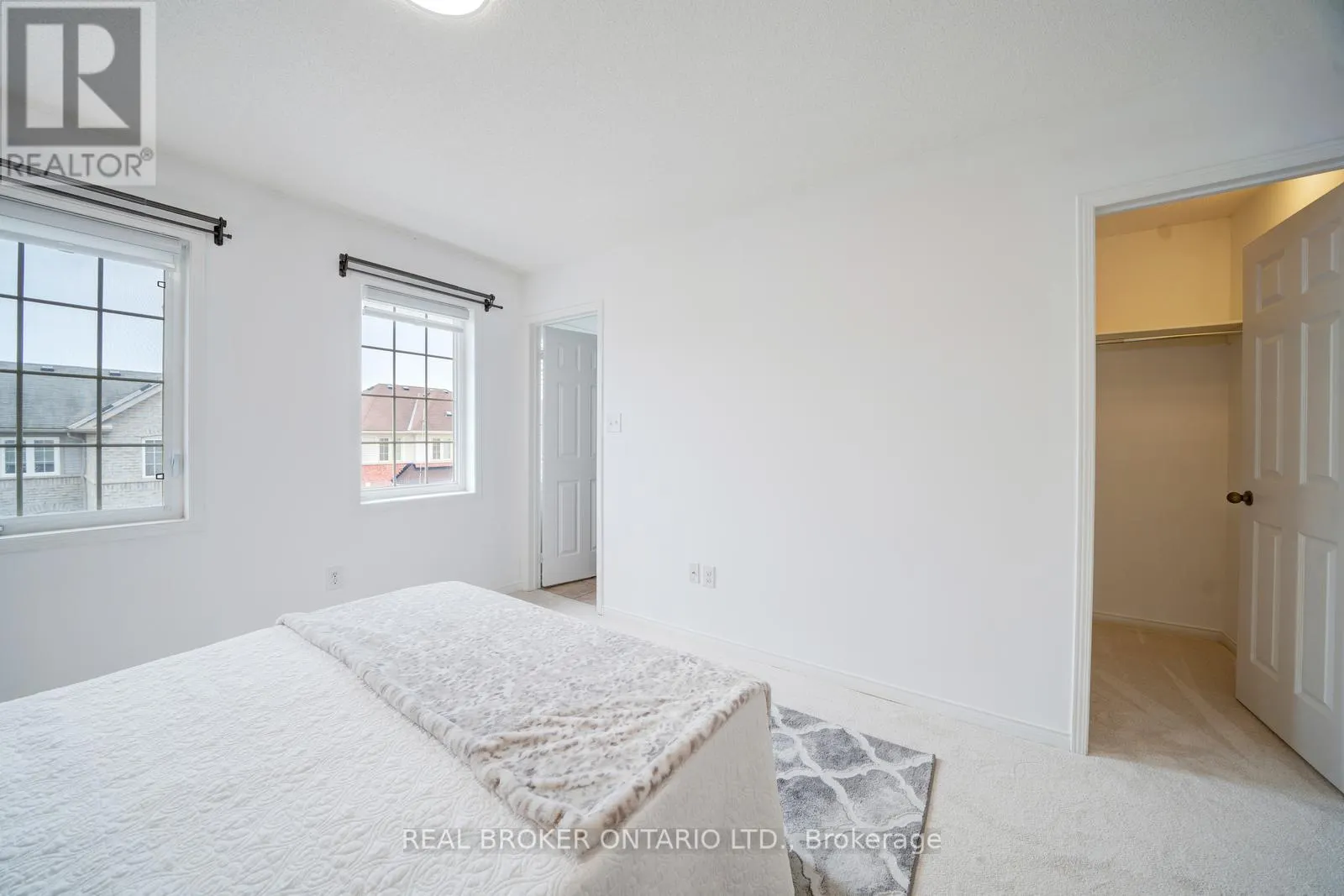 505 ROSSLAND ROAD E
