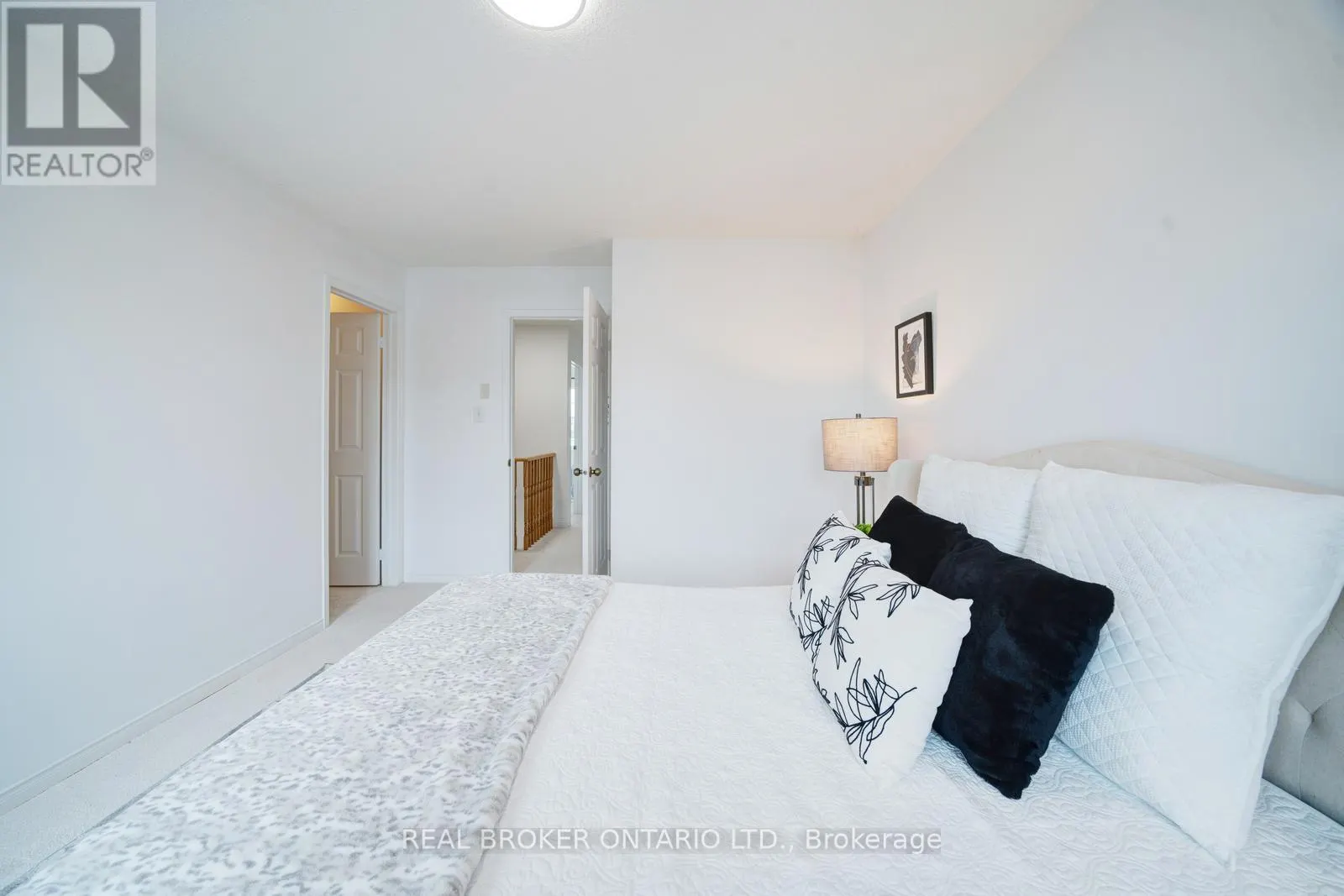 505 ROSSLAND ROAD E
