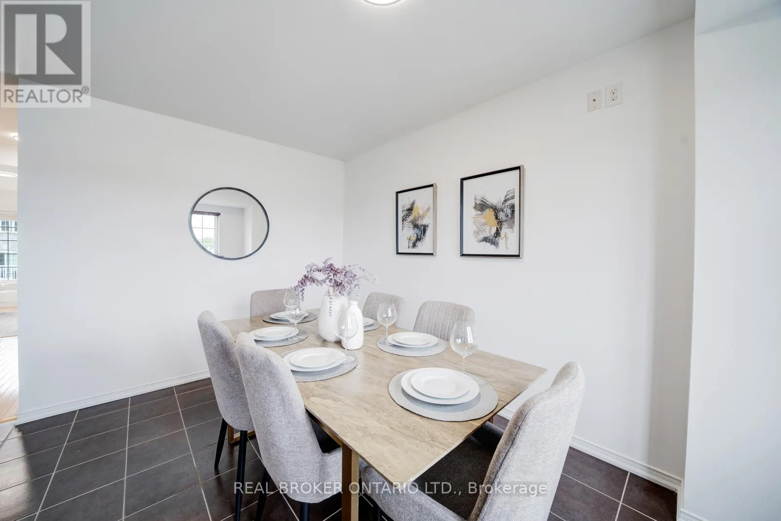 505 ROSSLAND ROAD E