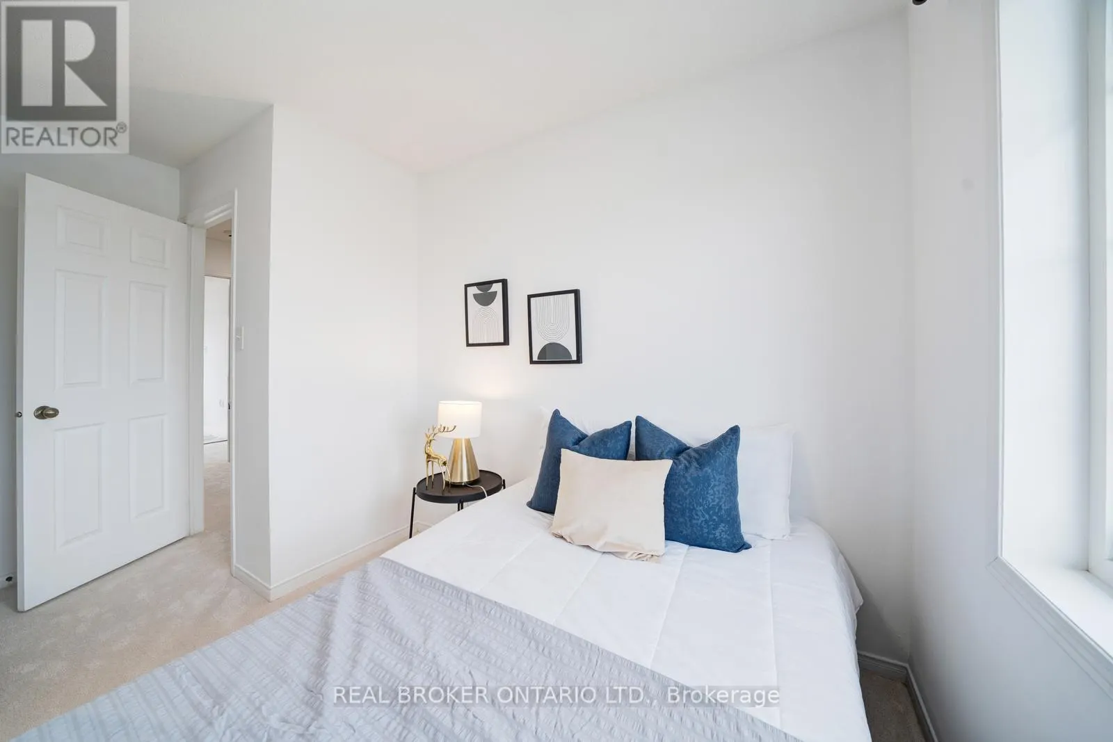 505 ROSSLAND ROAD E