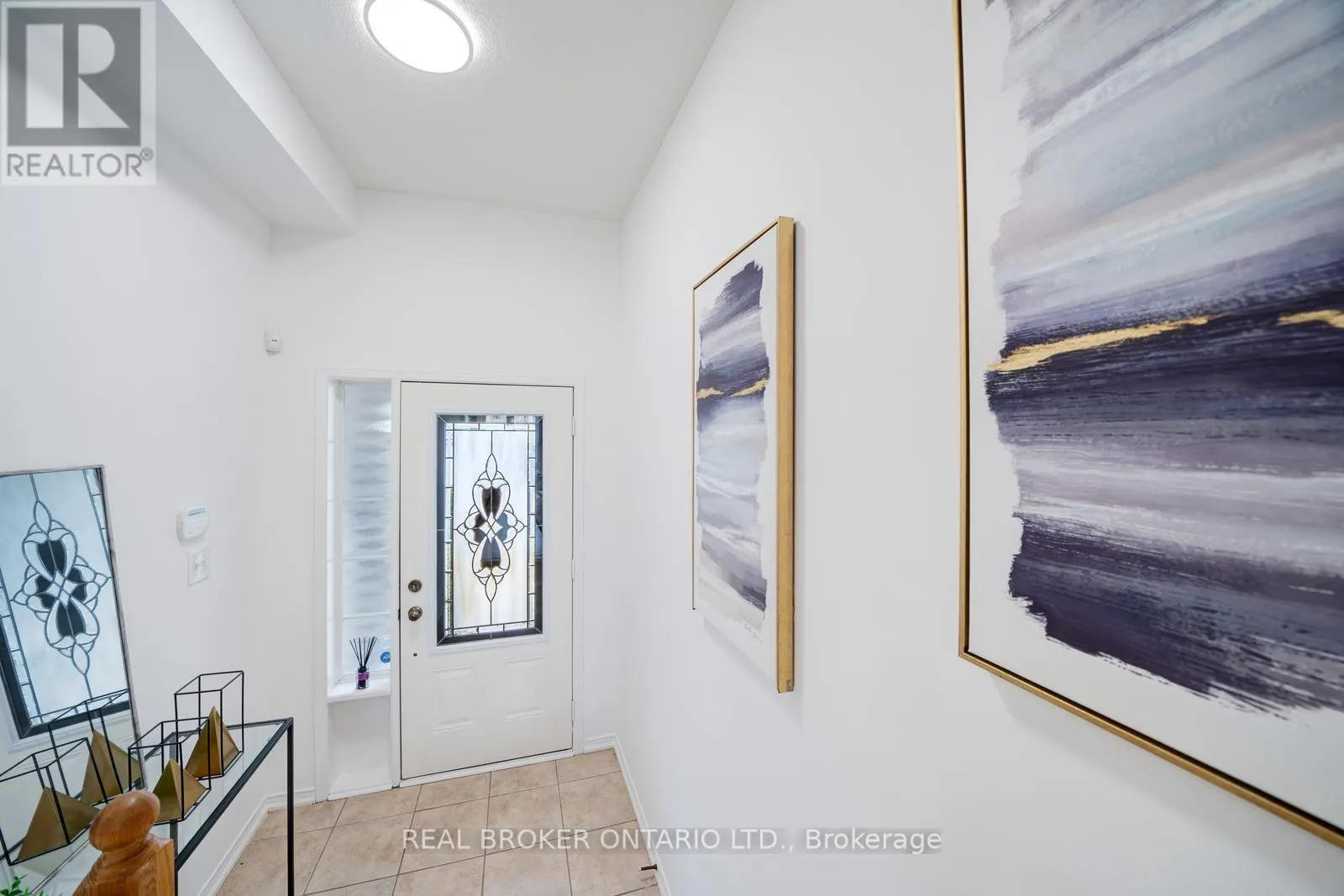 505 ROSSLAND ROAD E