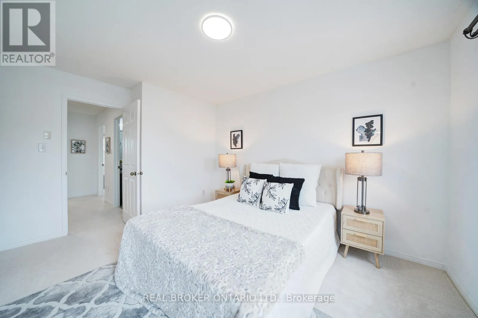 505 ROSSLAND ROAD E